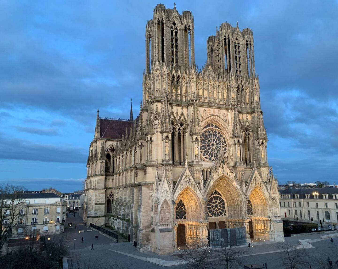 Le Clovis - Centre - Cathedrale Apartment Reims Bagian luar foto